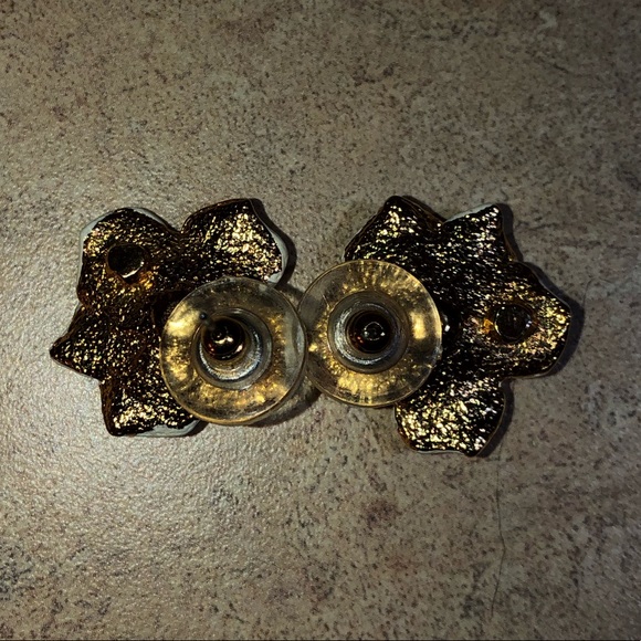 new cream/gold/diamond stud flower earrings - Picture 6 of 7